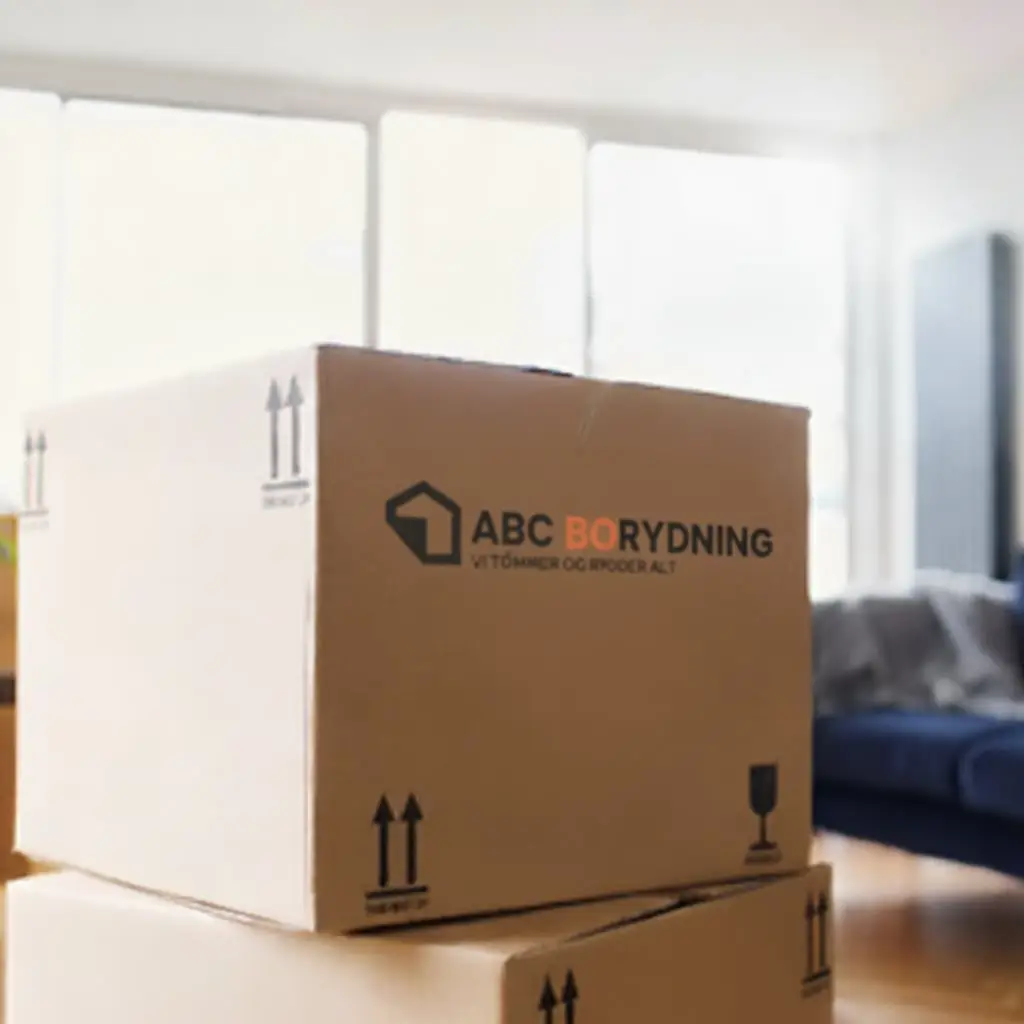 Flyttekasser fyldt ved en dødsbo rydning i Aalborg og Nordjylland - ABC Borydning